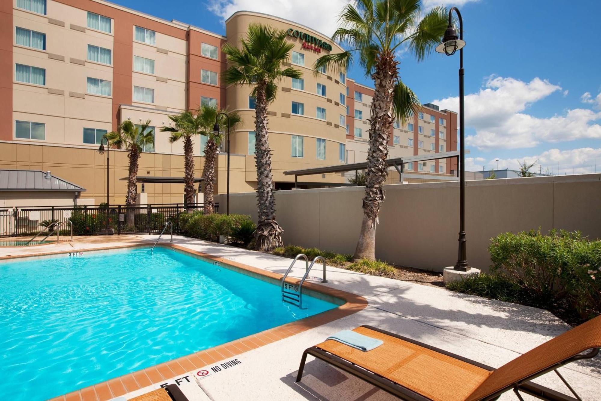 Courtyard Marriott Houston Pearland Hotel Bagian luar foto