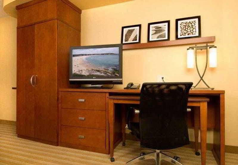 Courtyard Marriott Houston Pearland Hotel Bagian luar foto